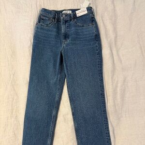 Abercrombie Ultra High Rise 90s Straight Jean